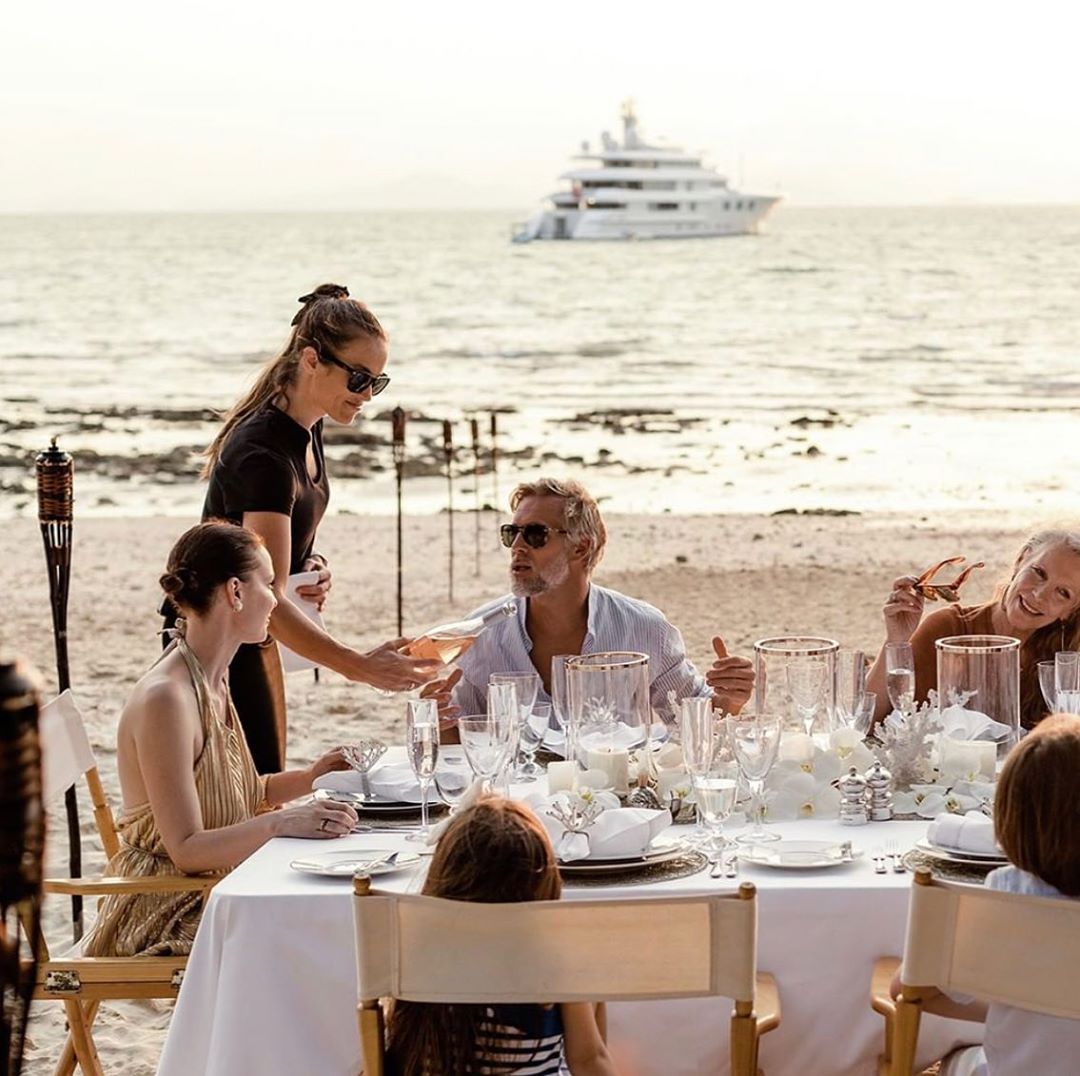 dining on the beach family dinner