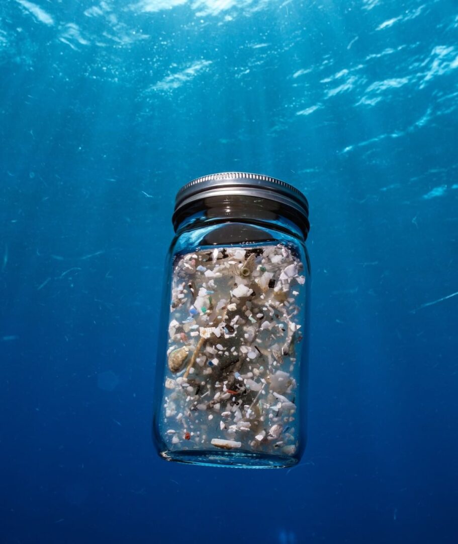 save the ocean on a yacht_jar_plastic