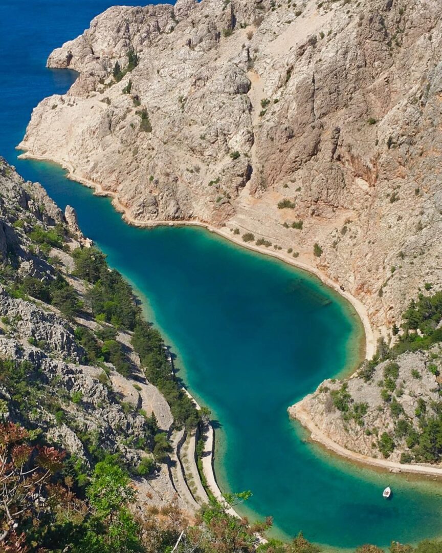 underrated places in croatia zavrtnica bay