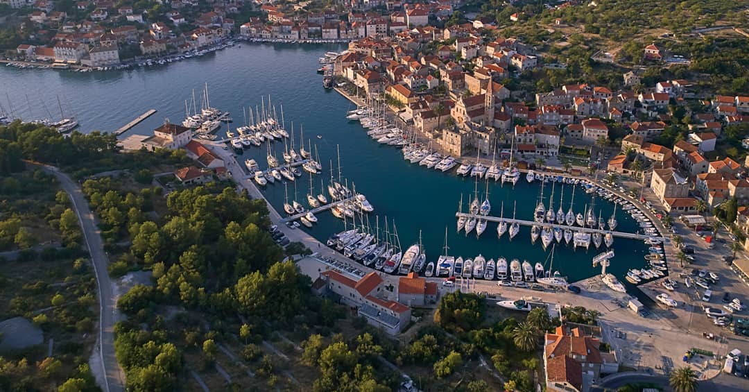 Yacht Charter in Brač ACI marinas