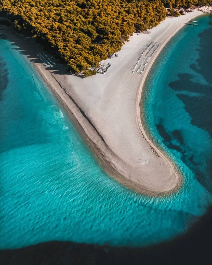 Yacht Charter in Brač Zlatni rat beach golden horn