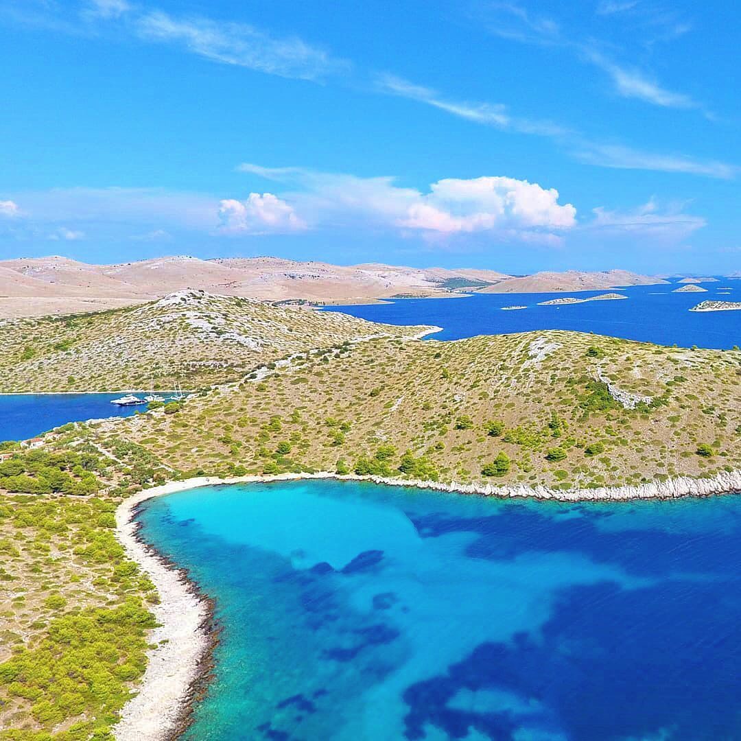 Yacht Charter in Šibenik Levrnaka