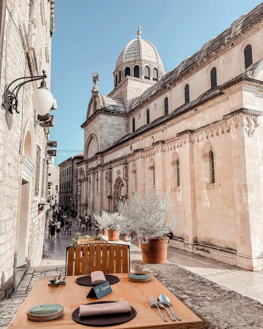 Yacht charter in Šibenik pellegrini st.james cathedral