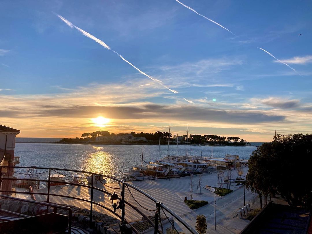 Yacht charter in Poreč harbour in the city of poreč