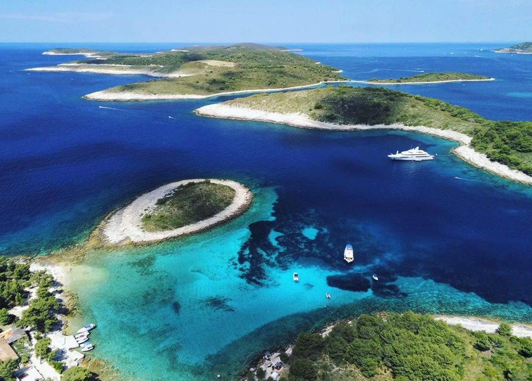 Yacht charter in Hvar 