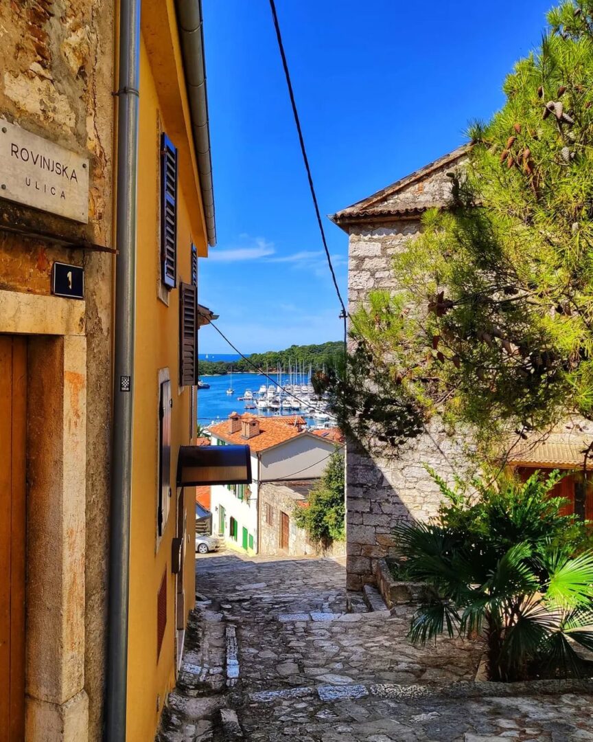 Yacht charter in Poreč street in city of vrsar