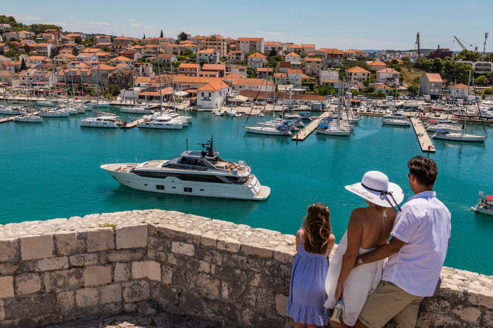 yacht charter in hvar, yacht noor ii in trogir