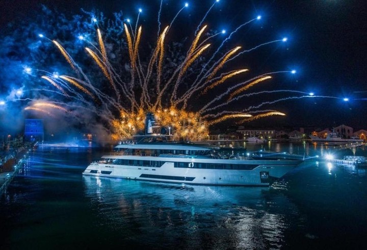 luxury yacht events