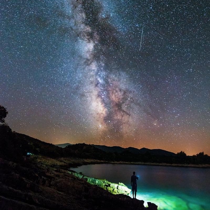 stargazing-on-a-yacht