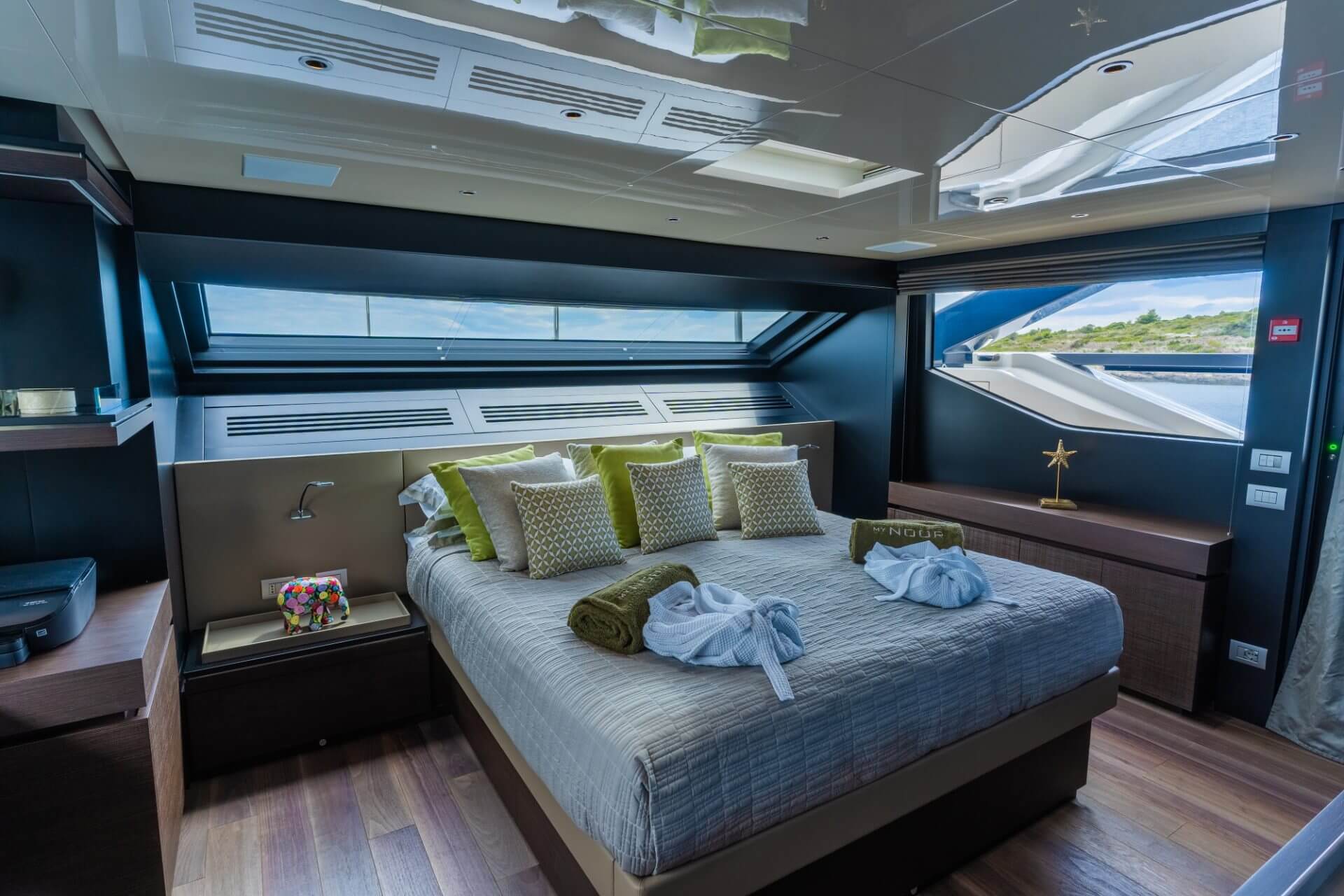 Noor II Yacht charter master suite