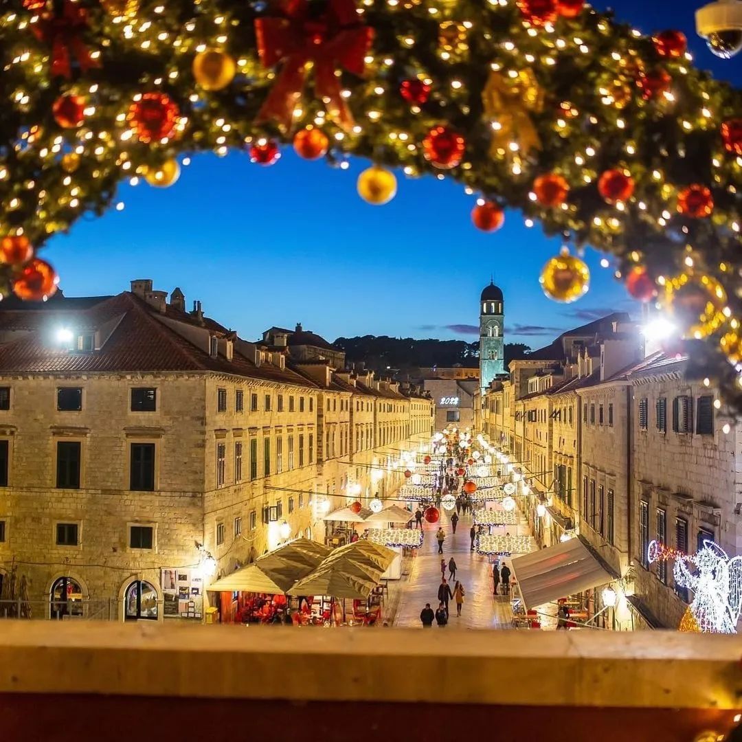 Take in the fabulous atmosphere of Dubrovnik`s Christmas decorations