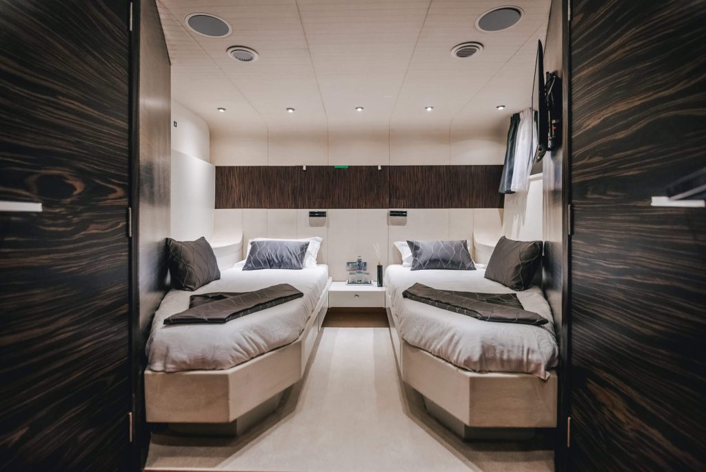 one blue yacht charter twin cabin