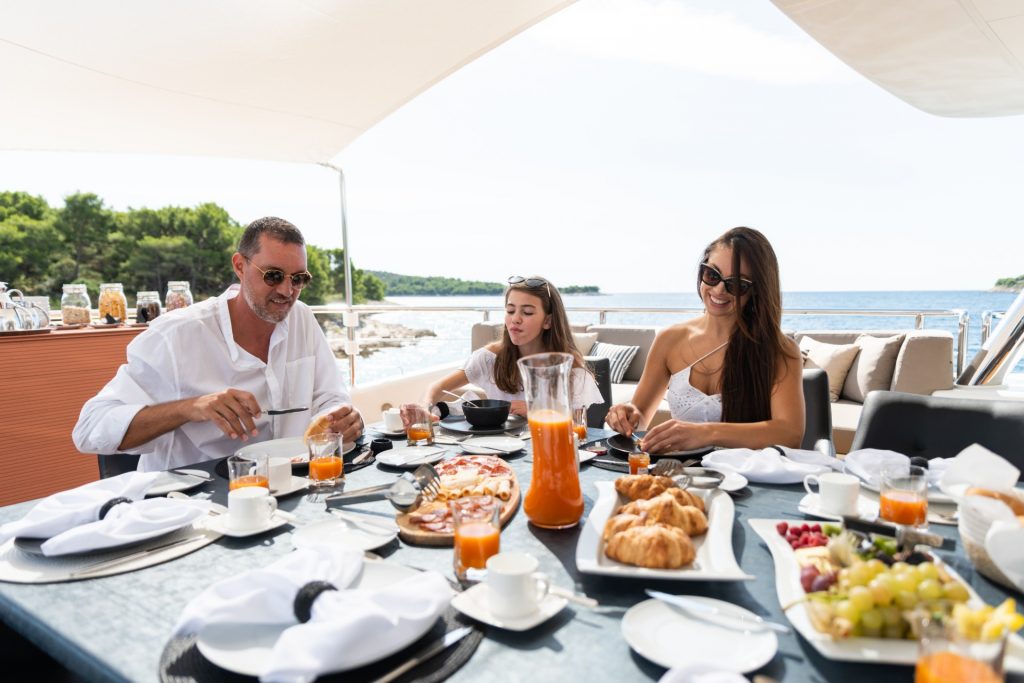 africa I yacht charter family breakfast