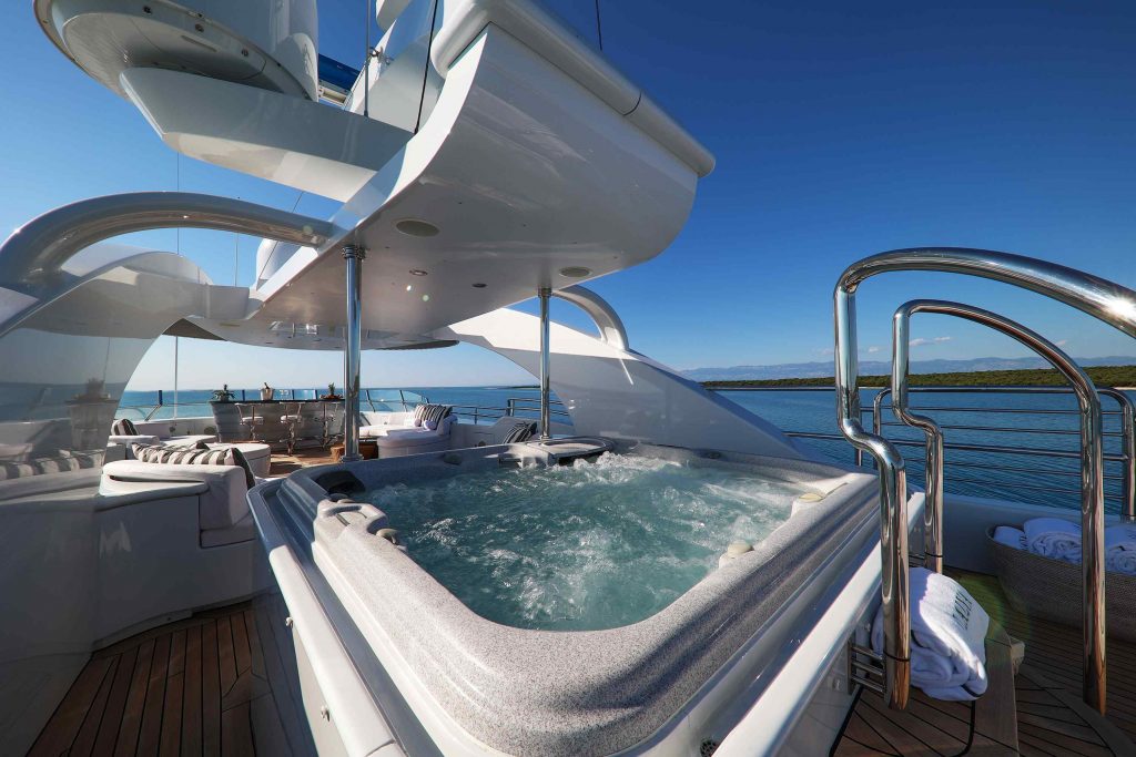 Alalya Yacht Charter jacuzzi