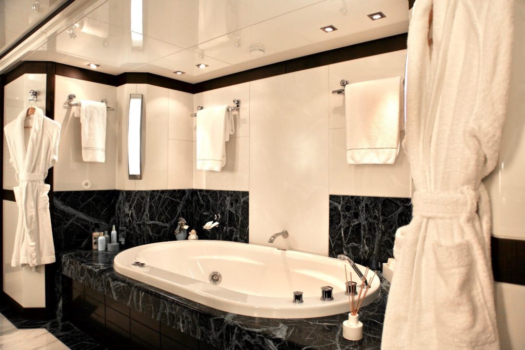 alalya yacht charter en suite