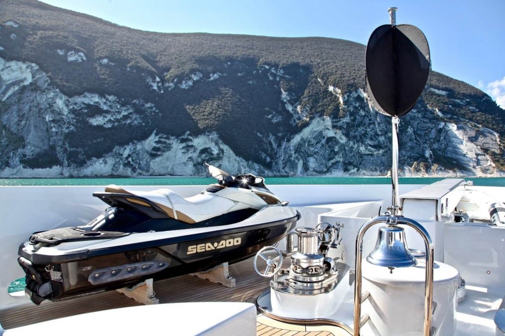 alalya yacht charter jetski