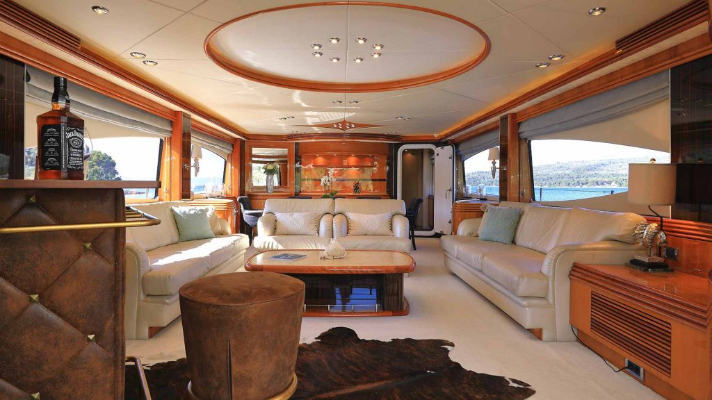 Baby I Yacht Charter salon area