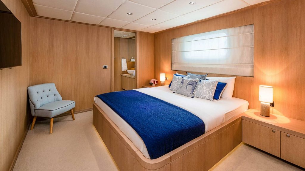 grace yacht charter vip cabin