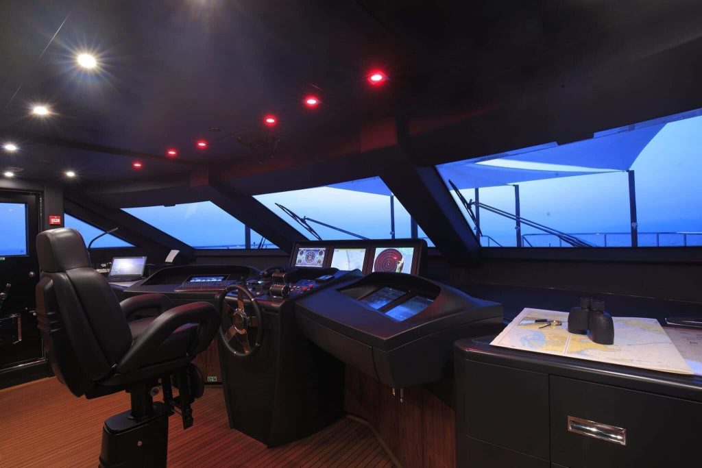 lady mrd yacht charter captains bridge