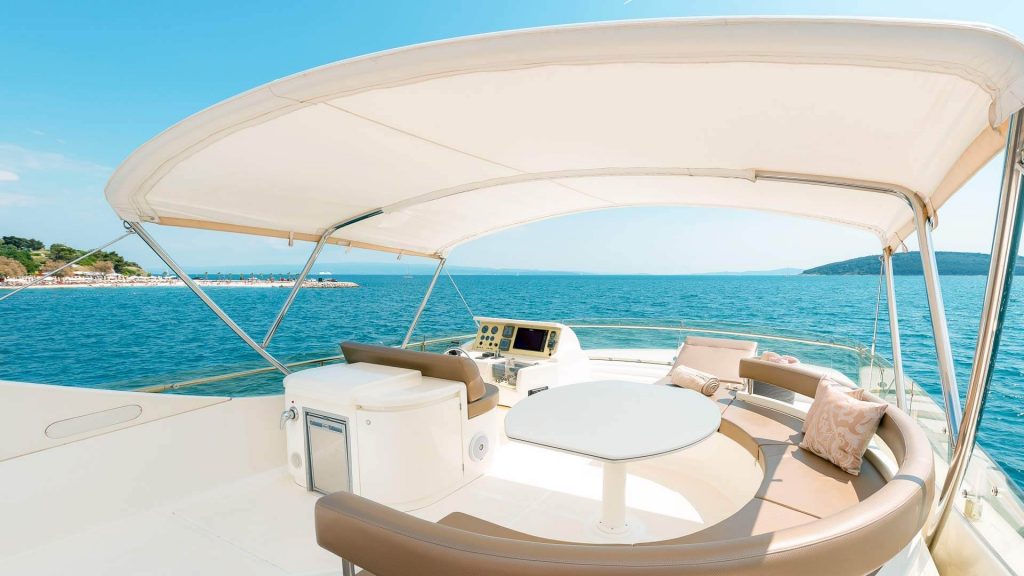 marino yacht charter flybridge