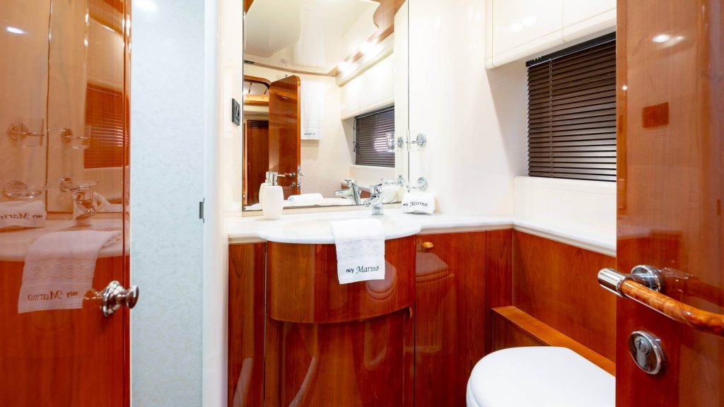 marino yacht charter master ensuite