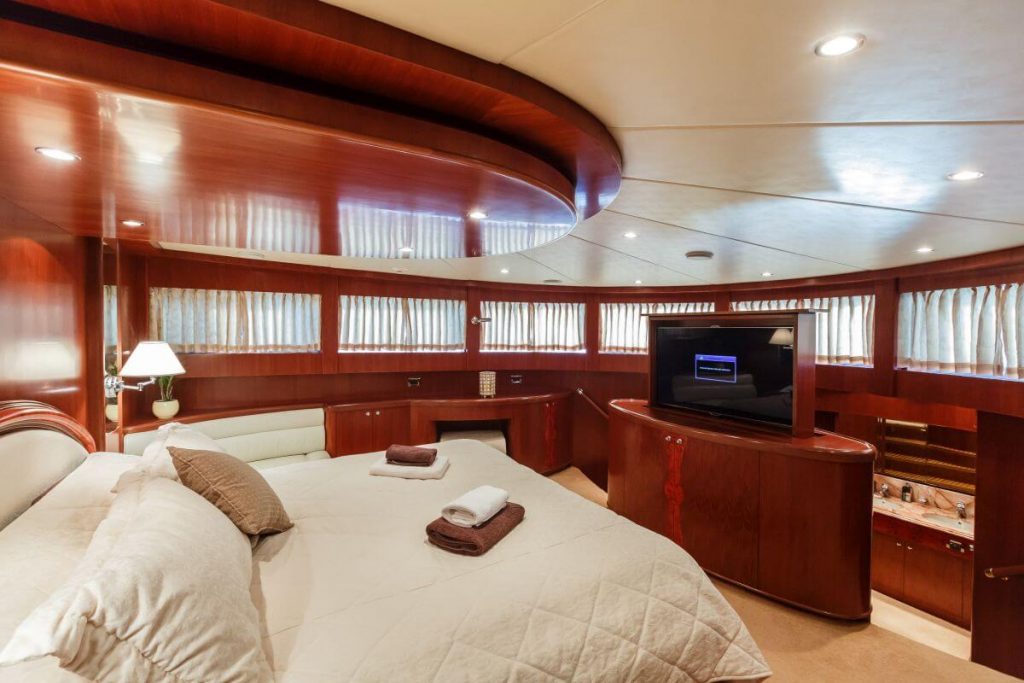 johnson baby yacht charter master cabin