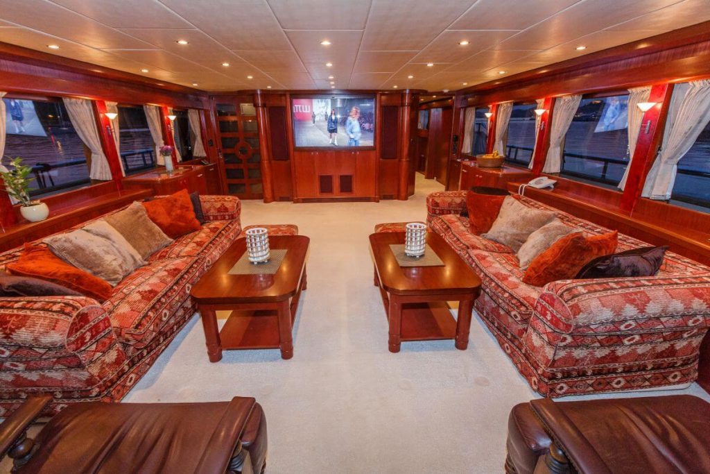 johnson baby yacht charter main salon