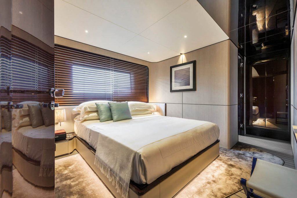 heed yacht charter vip cabin