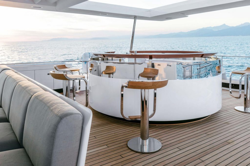 heed yacht charter outside jacuzzi