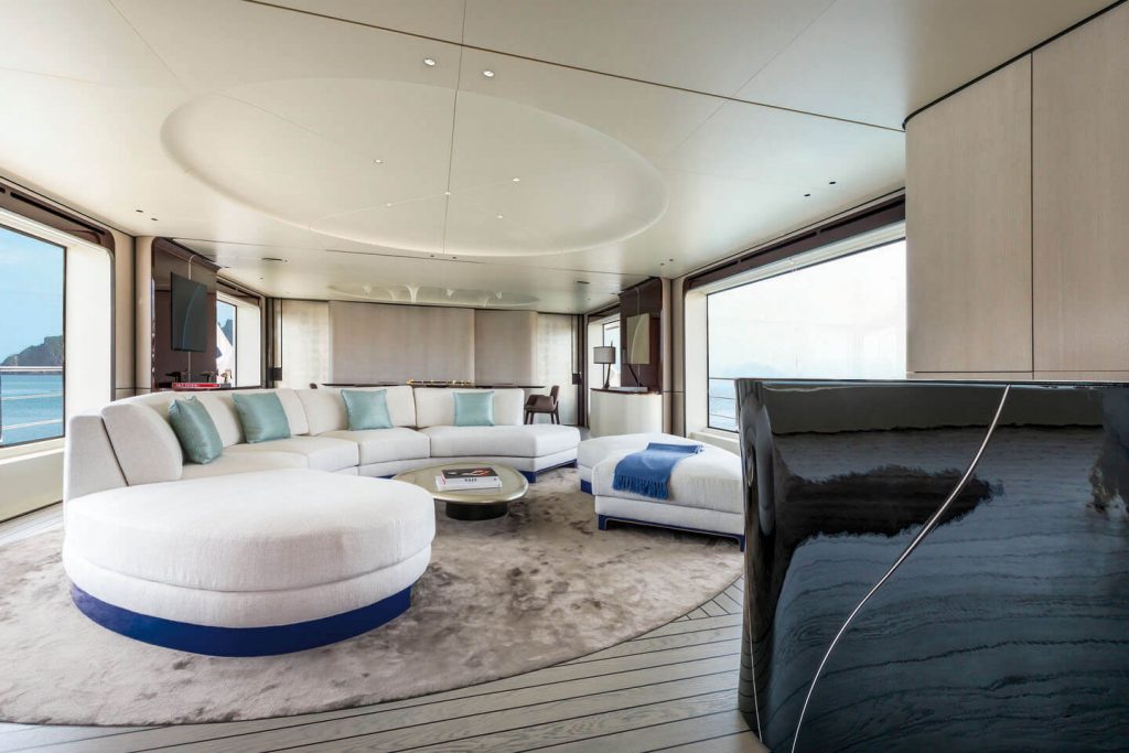 heed yacht charter main salon