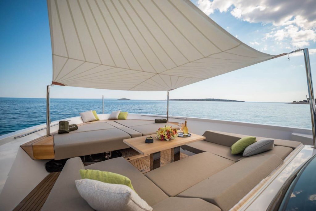 noor II superyacht bow lounge area