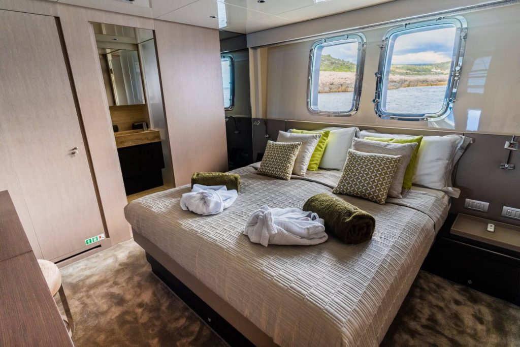 noor II yacht charter vip stateroom