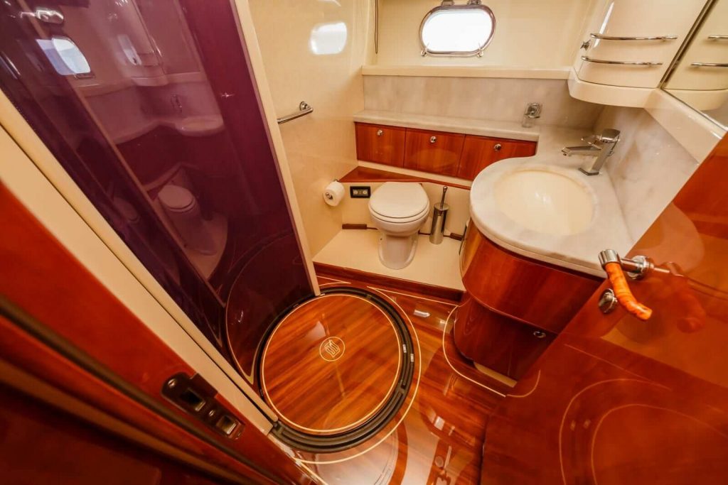 quo vadis yacht charter bathroom