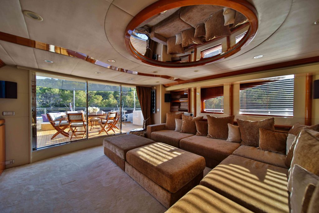 Novela Yacht Charter upper deck salon area