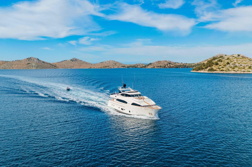 Novela yacht charter cruising full speed