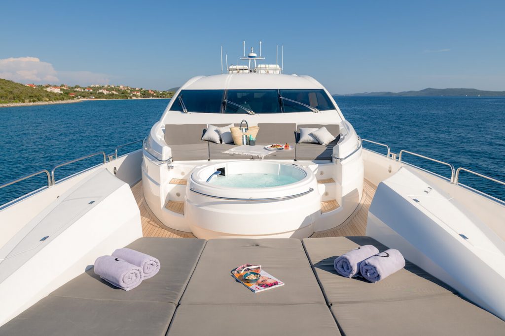 quantum yacht charter jacuzzi