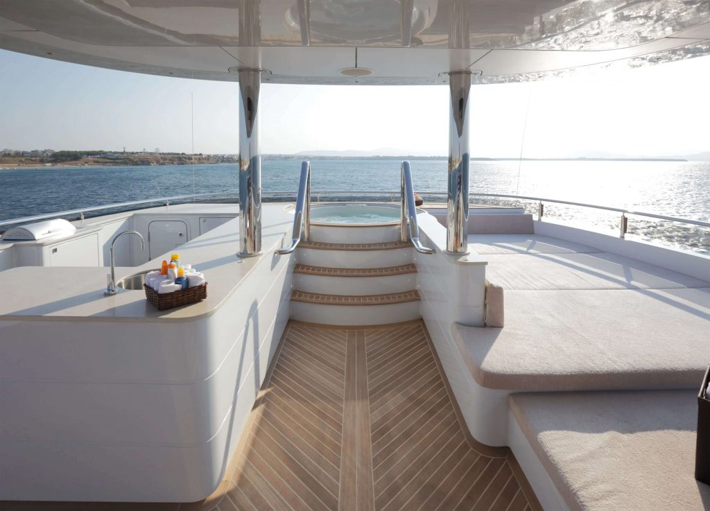 quaranta yacht charter sundeck with jacuzzi