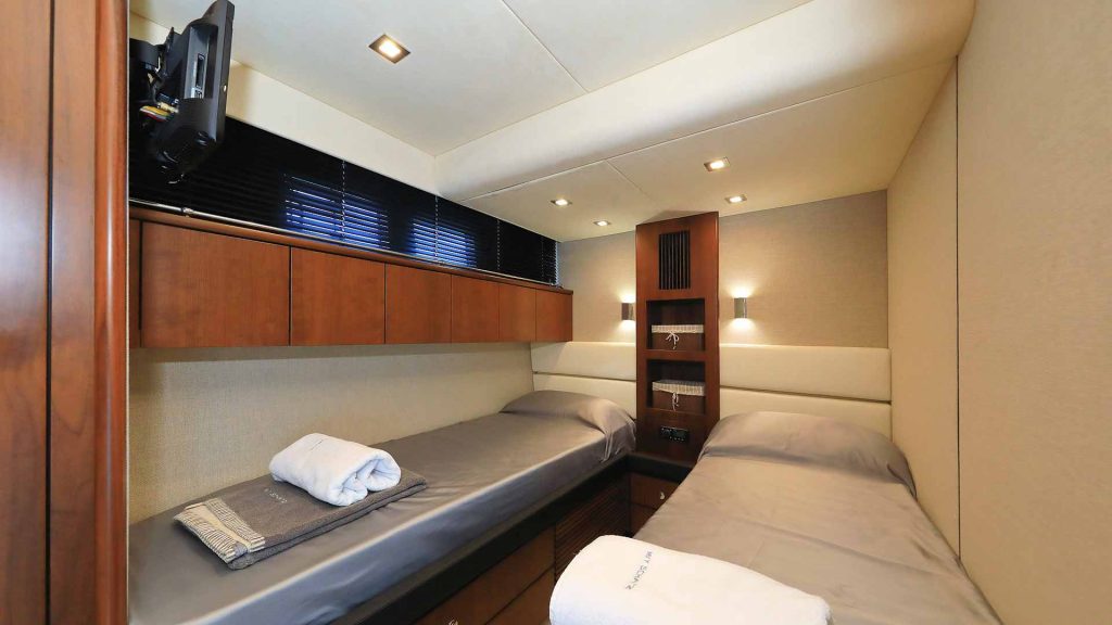 Schatzi Yacht Charter twin cabin