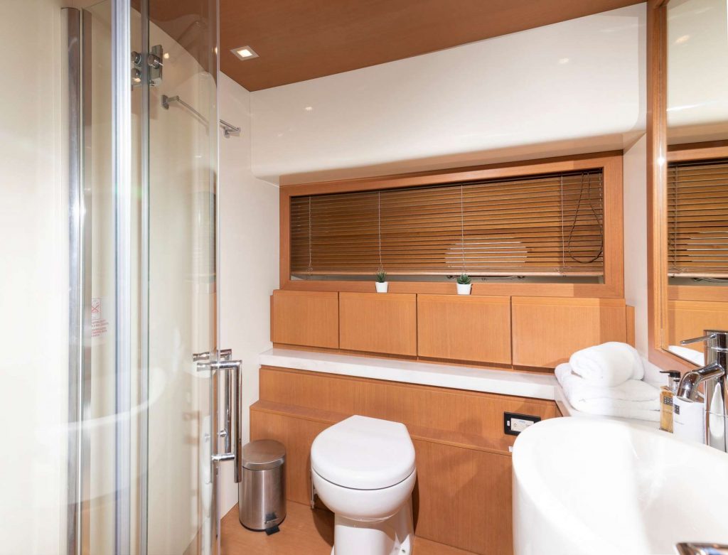 tesoro yacht charter vip ensuite bathroom