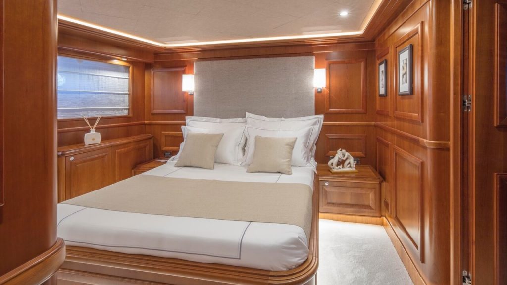 ena yacht charter master bedroom