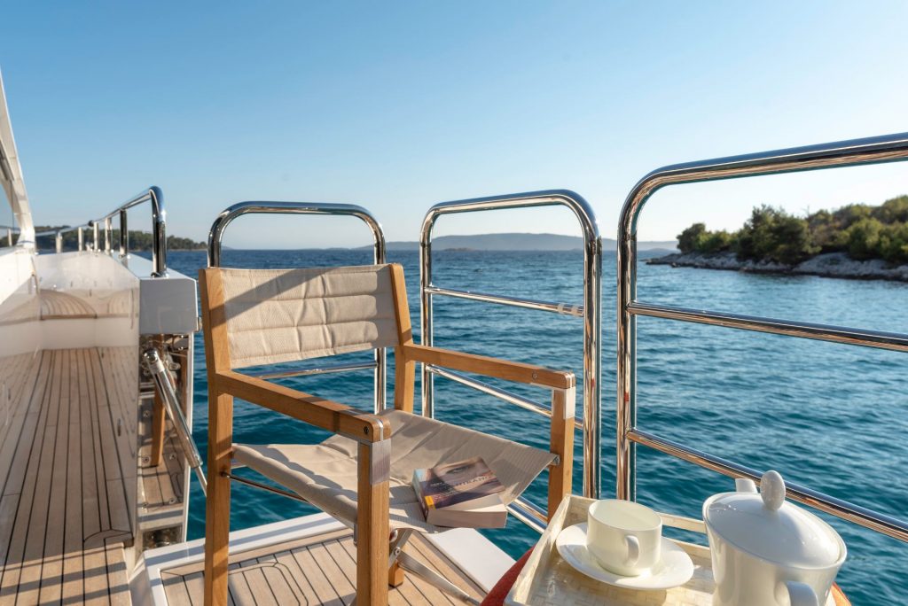 hunky dory yacht charter private terrace