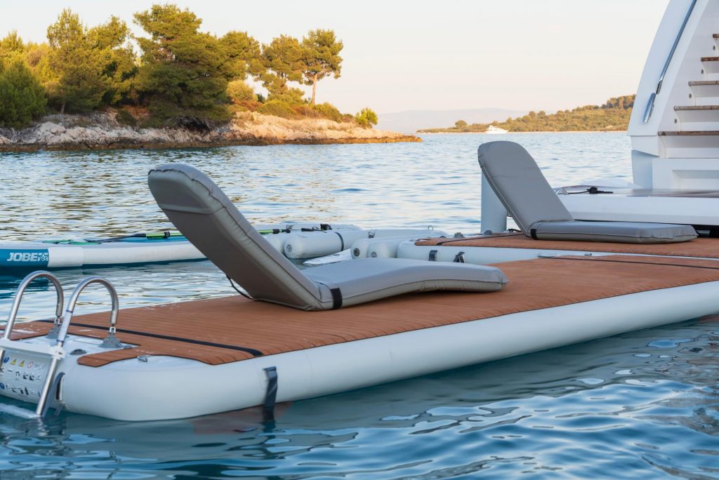 hunky dory yacht sun loungers