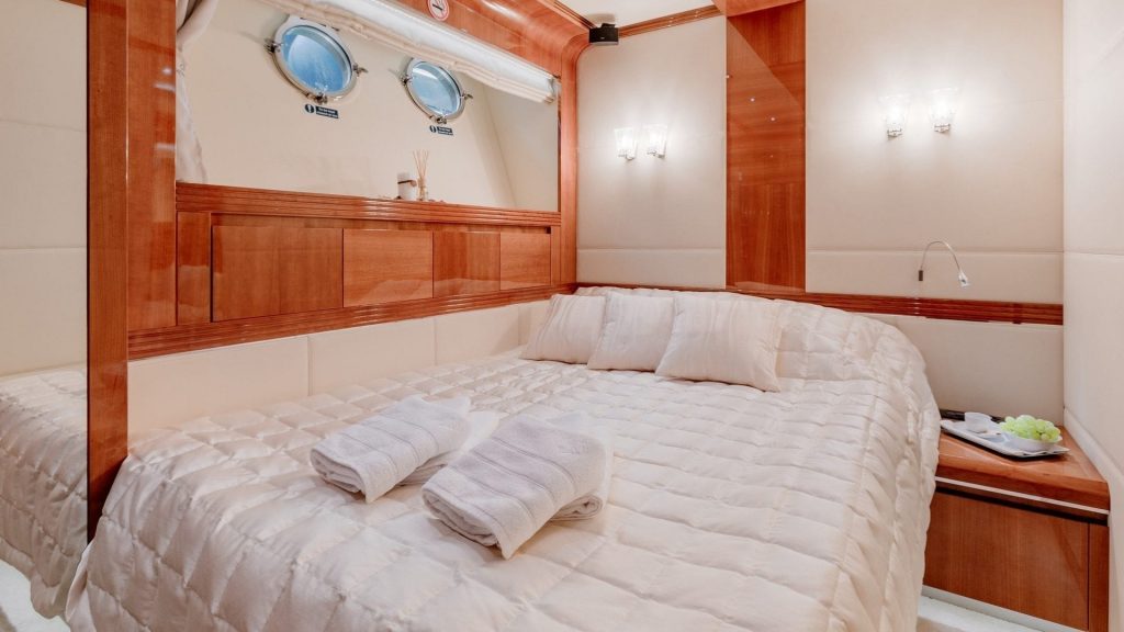 lady mura yacht charter convertible cabin