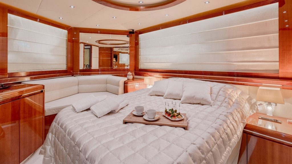 lady mura yacht charter master cabin