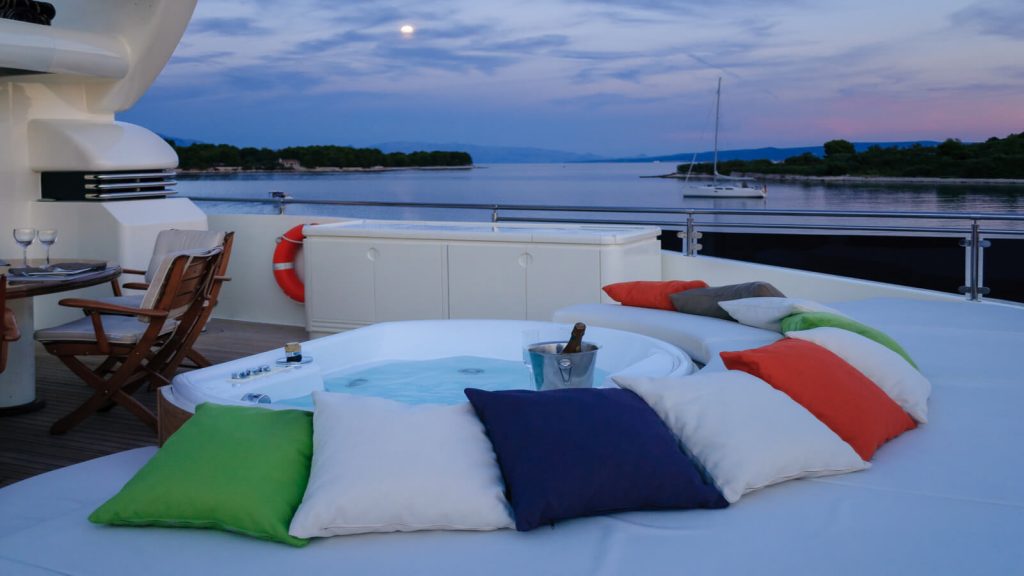 novela yacht charter flybridge jacuzzi