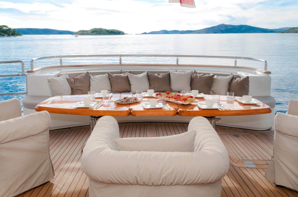 novela yacht charter alfresco dining table