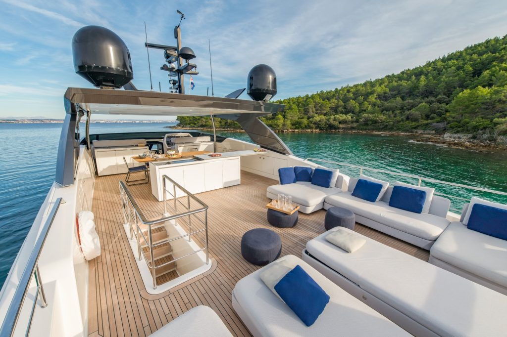 andiamo yacht charter flybridge area