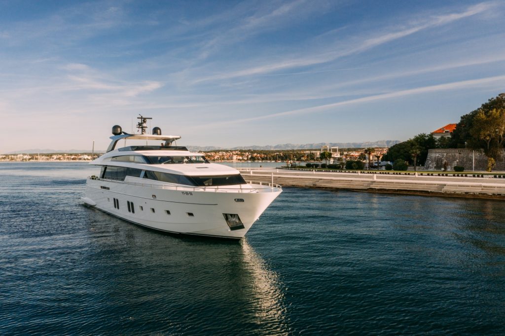 andiamo yacht charter cruising front view