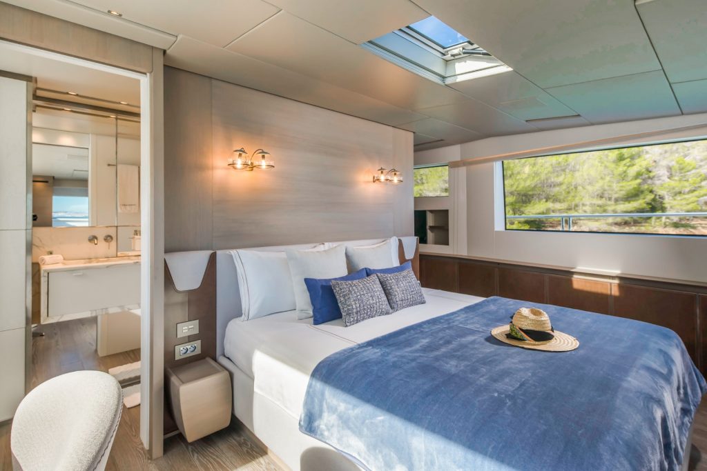 andiamo yacht charter master suite