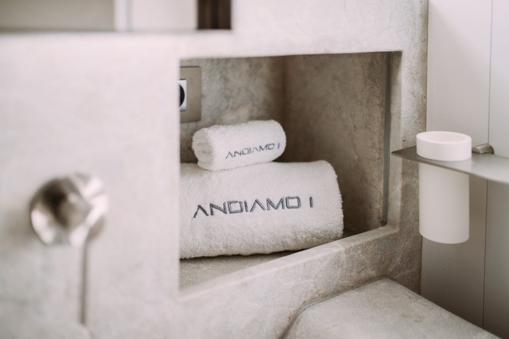 andiamo yacht charter towels in en suite